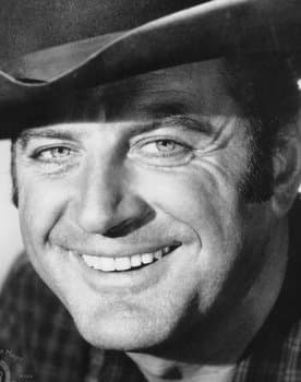 Brad Dexter